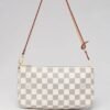 Damier Pochette White 23,5 cm - Image 3
