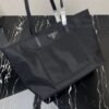 Tote Bag aus Re-Nylon Black 34 cm - Image 5